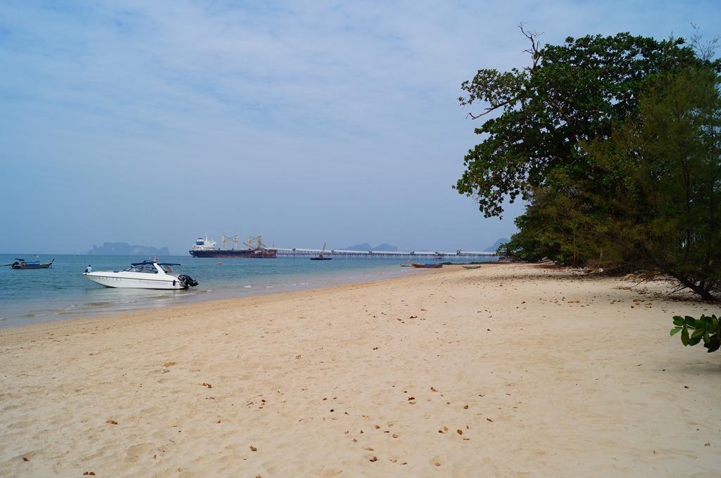 Sofitel Krabi Resort пляж